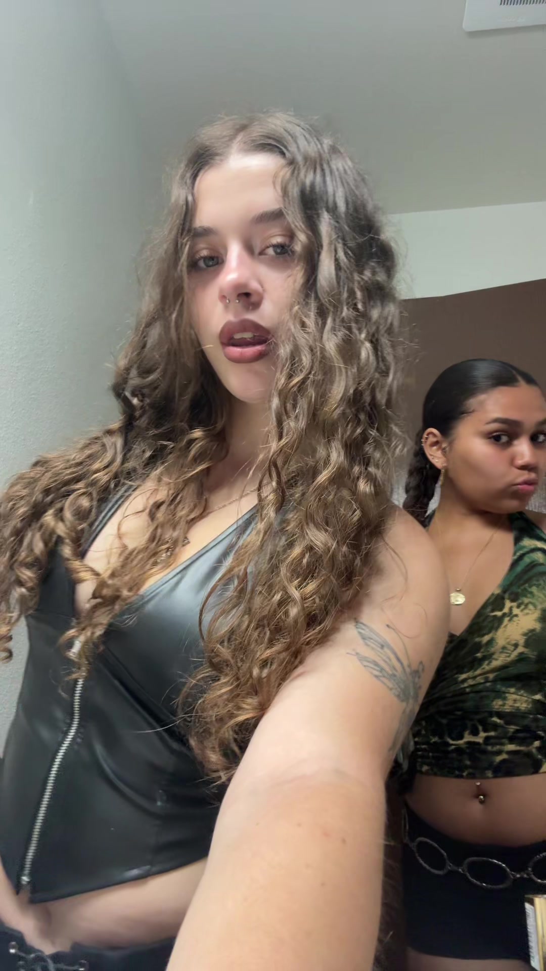 @loraine