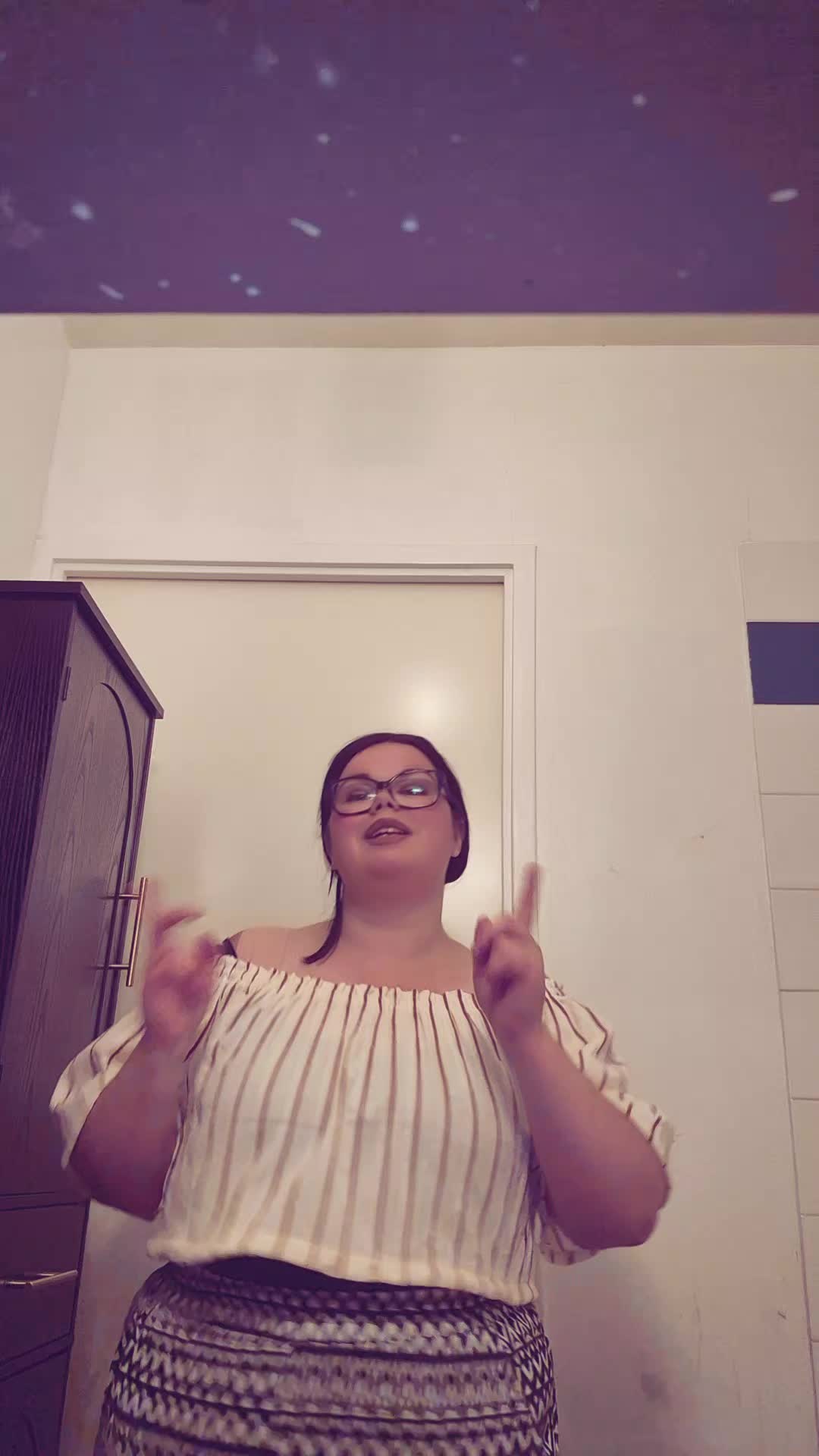 @L&eacute;a