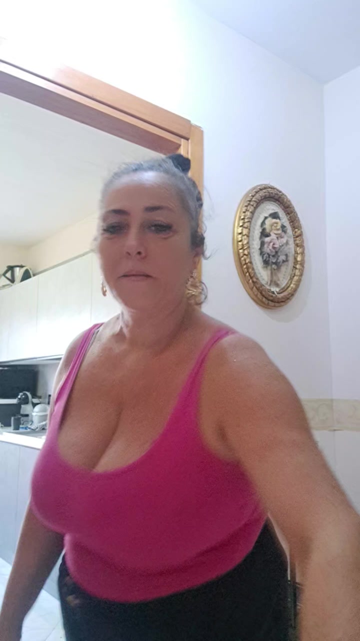 @Flora Guarino433