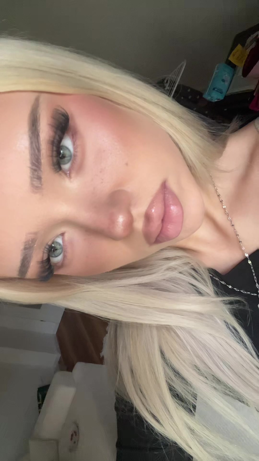 @аня