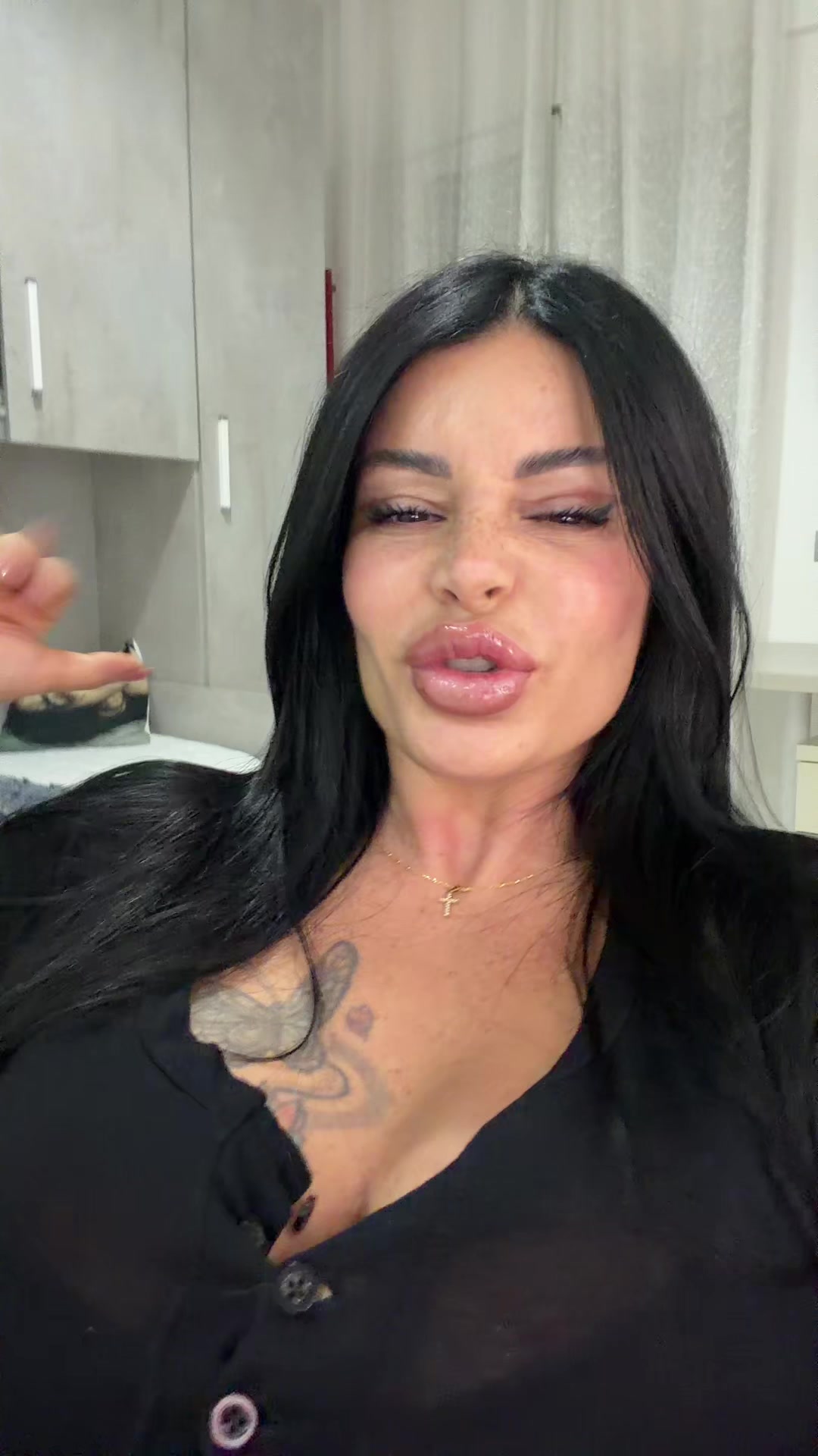 @Helena.