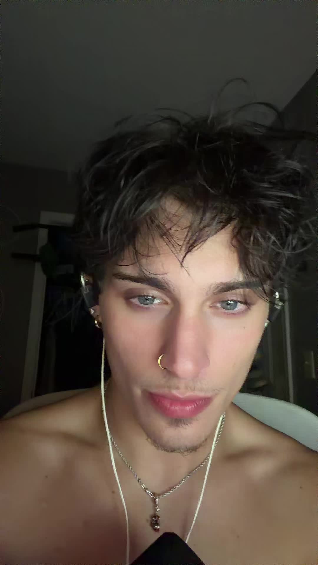 @AUS