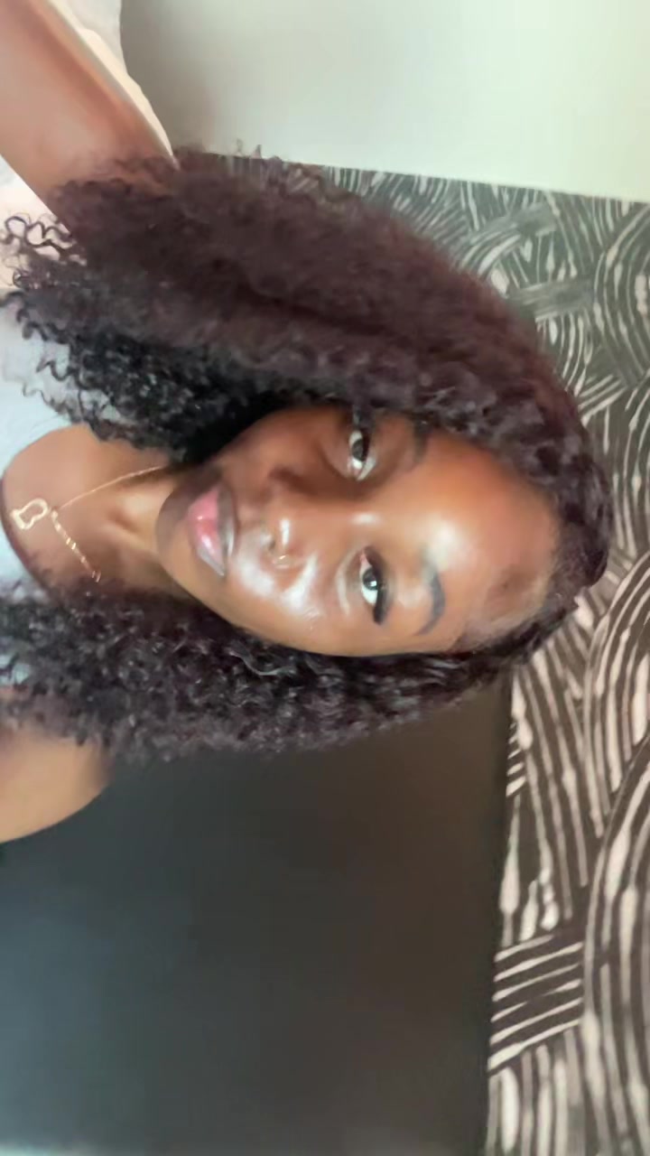 @RIRI💕.