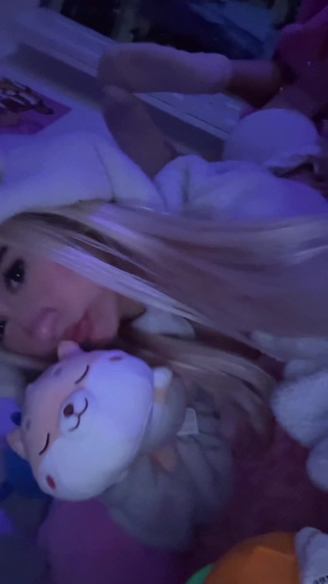 @Rosey🦄🪽🧁