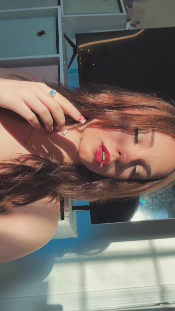 @_jellybexn_