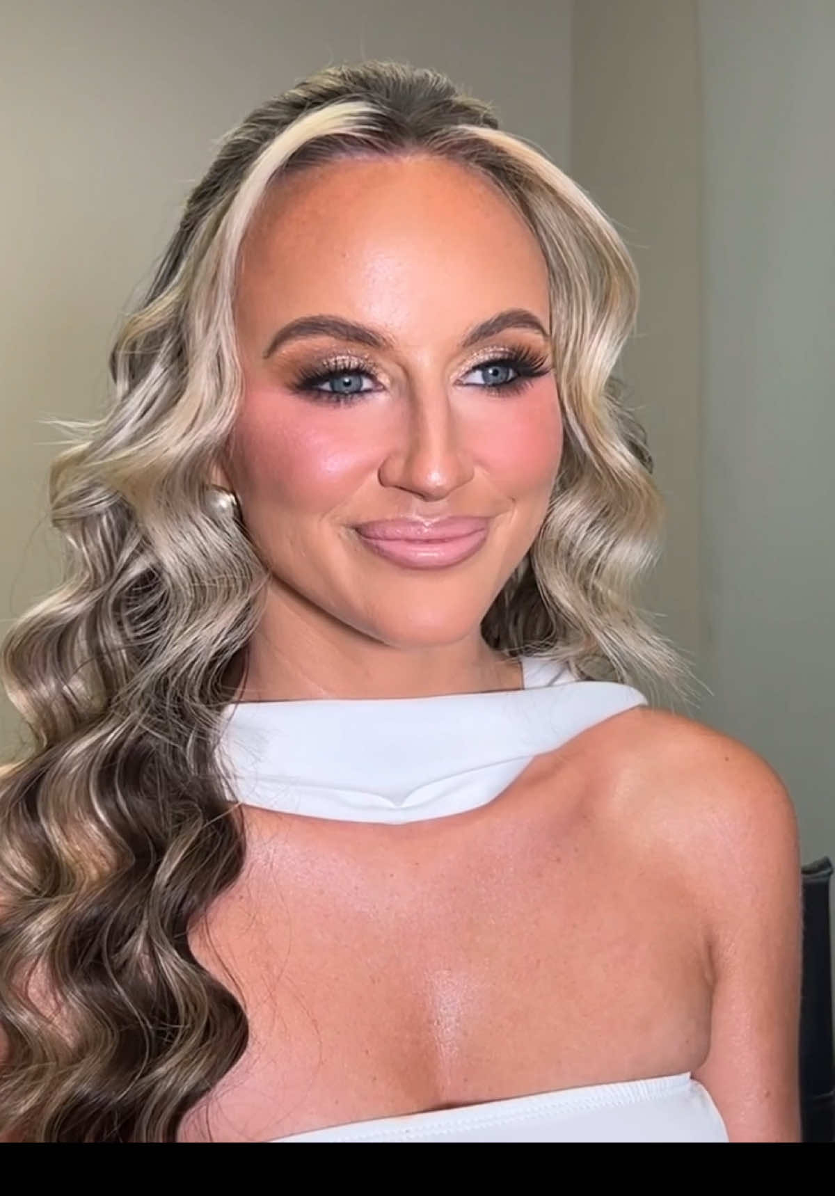 @Amberlyn Holifield|Travel HMUA