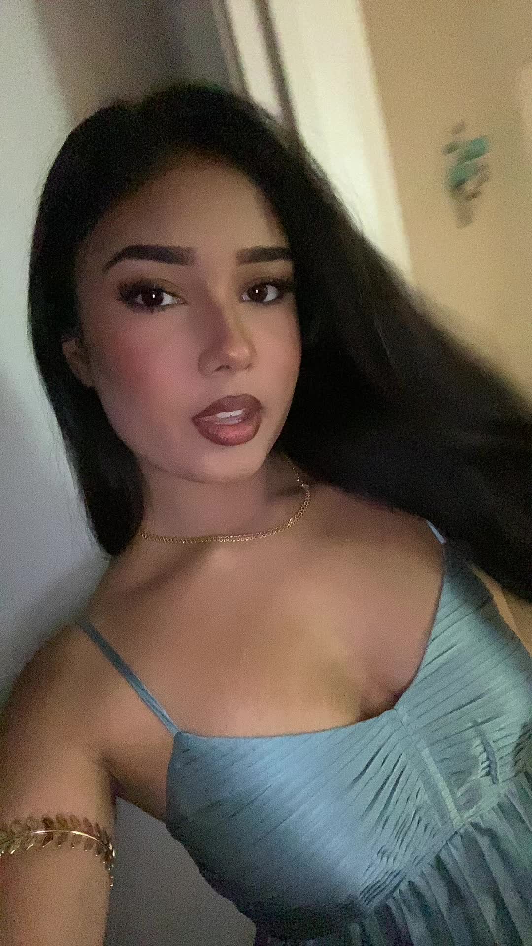@alvina🖤