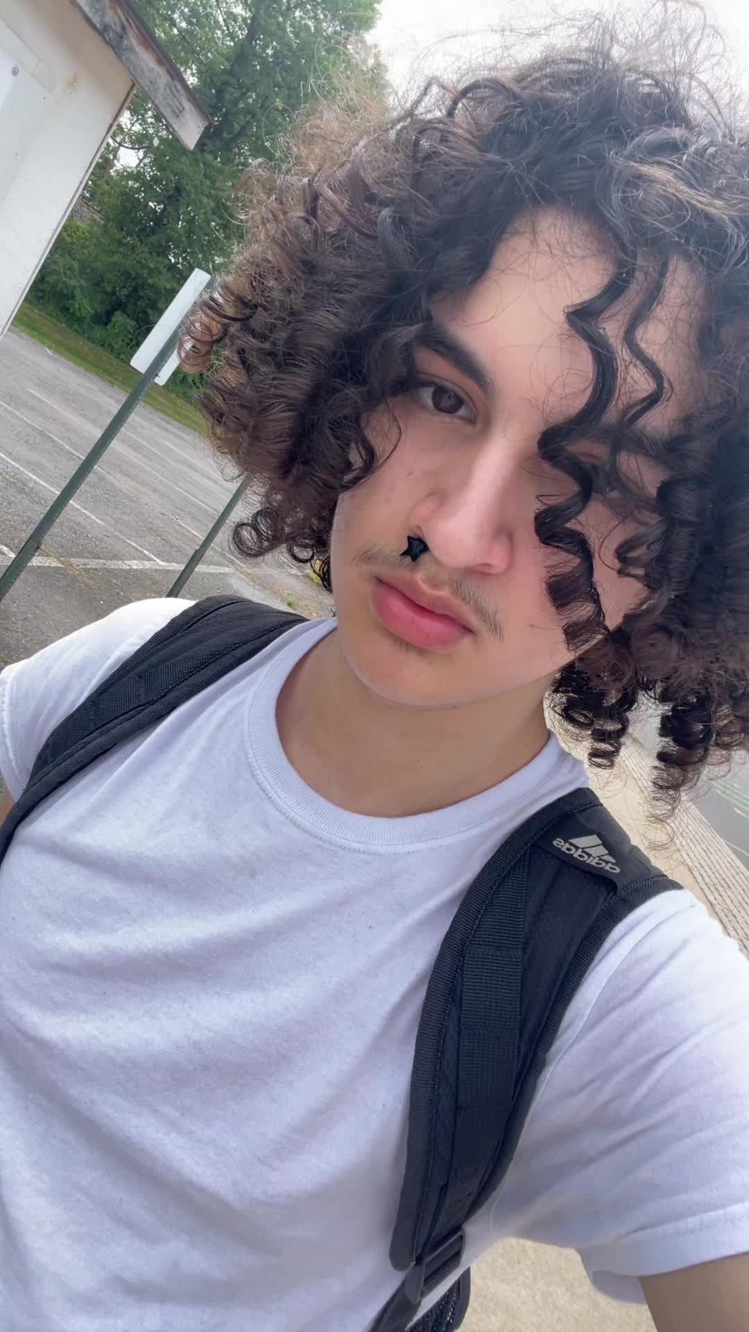 @Thraxr