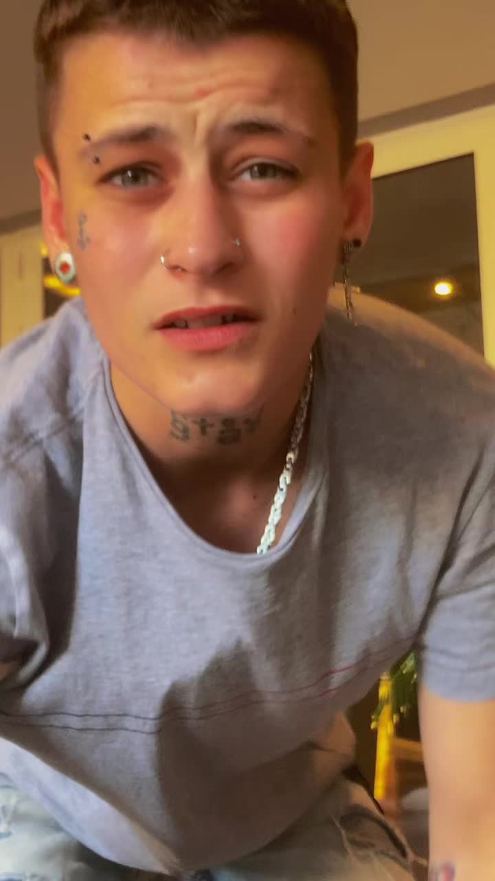 @Čombe 💫