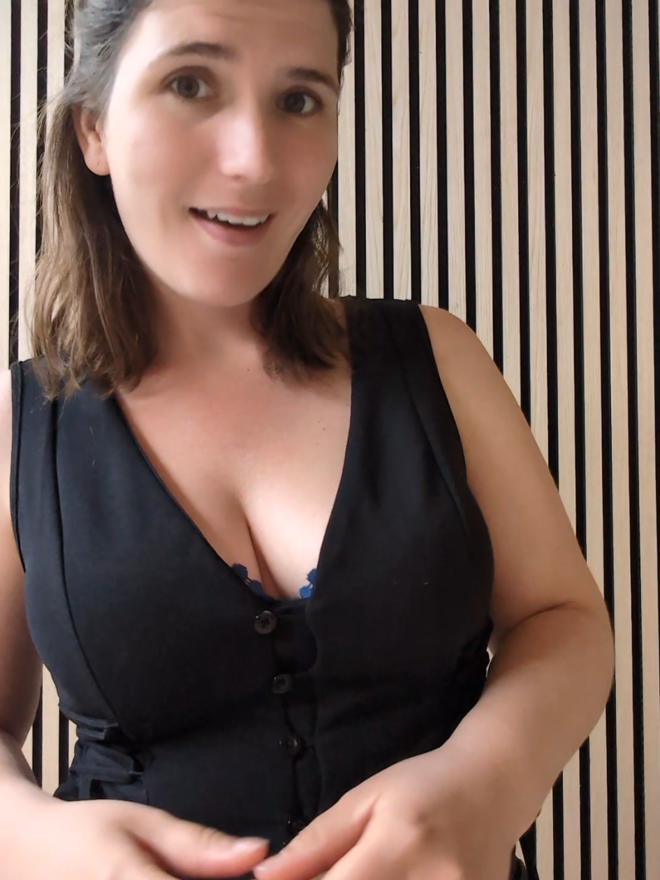 @justme-elena