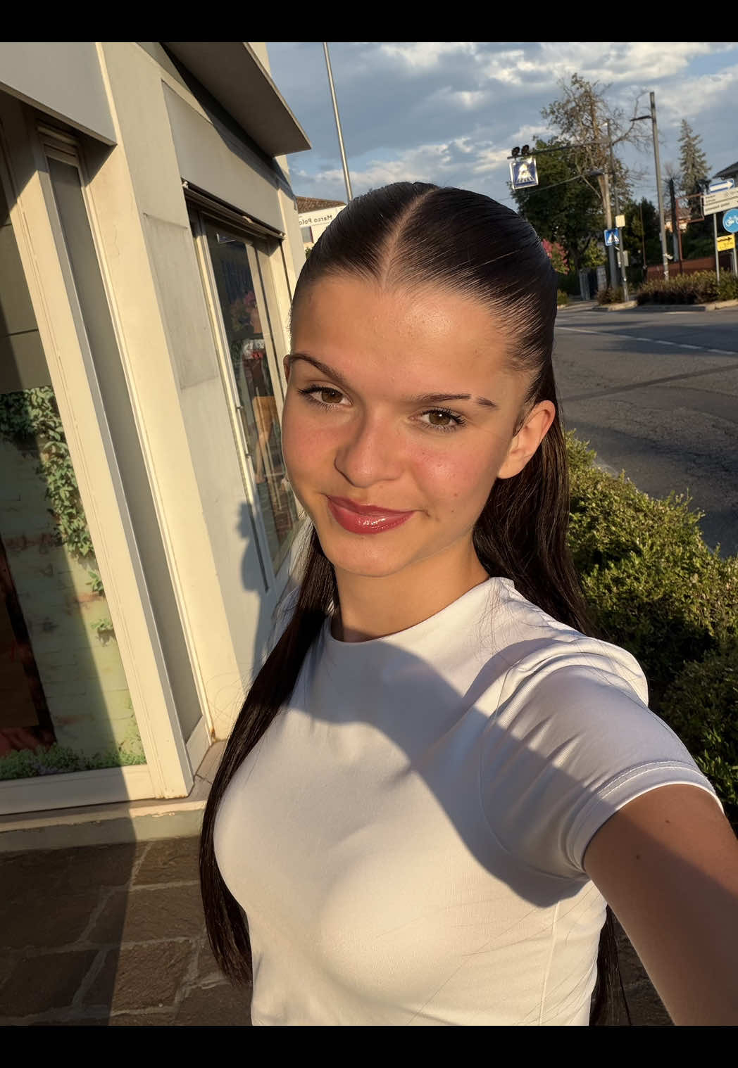 @Adelisa