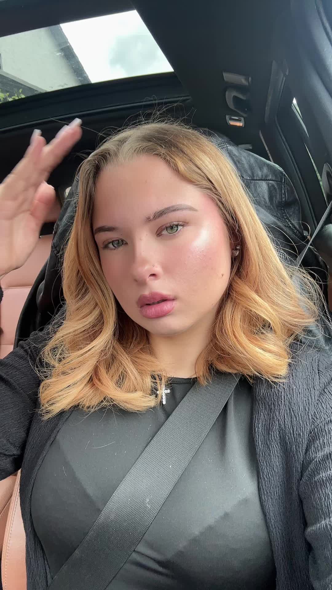 @𝑨𝒍𝒆𝒂🌺