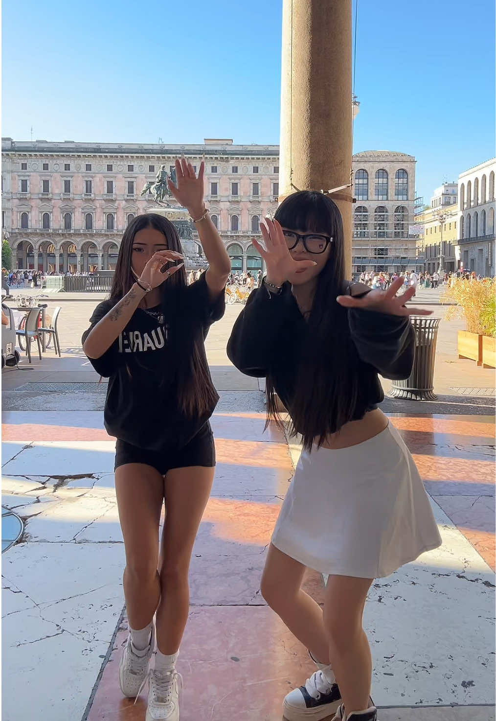 @𝘓𝘢𝘳𝘢 💕