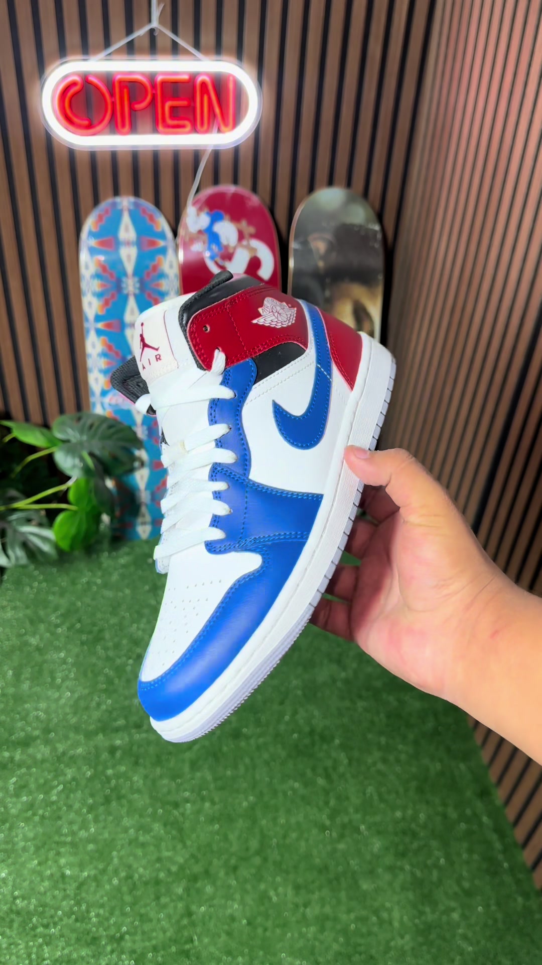 @Trending Sneakers