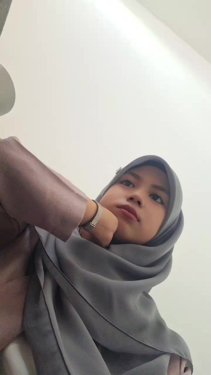 @Felina25