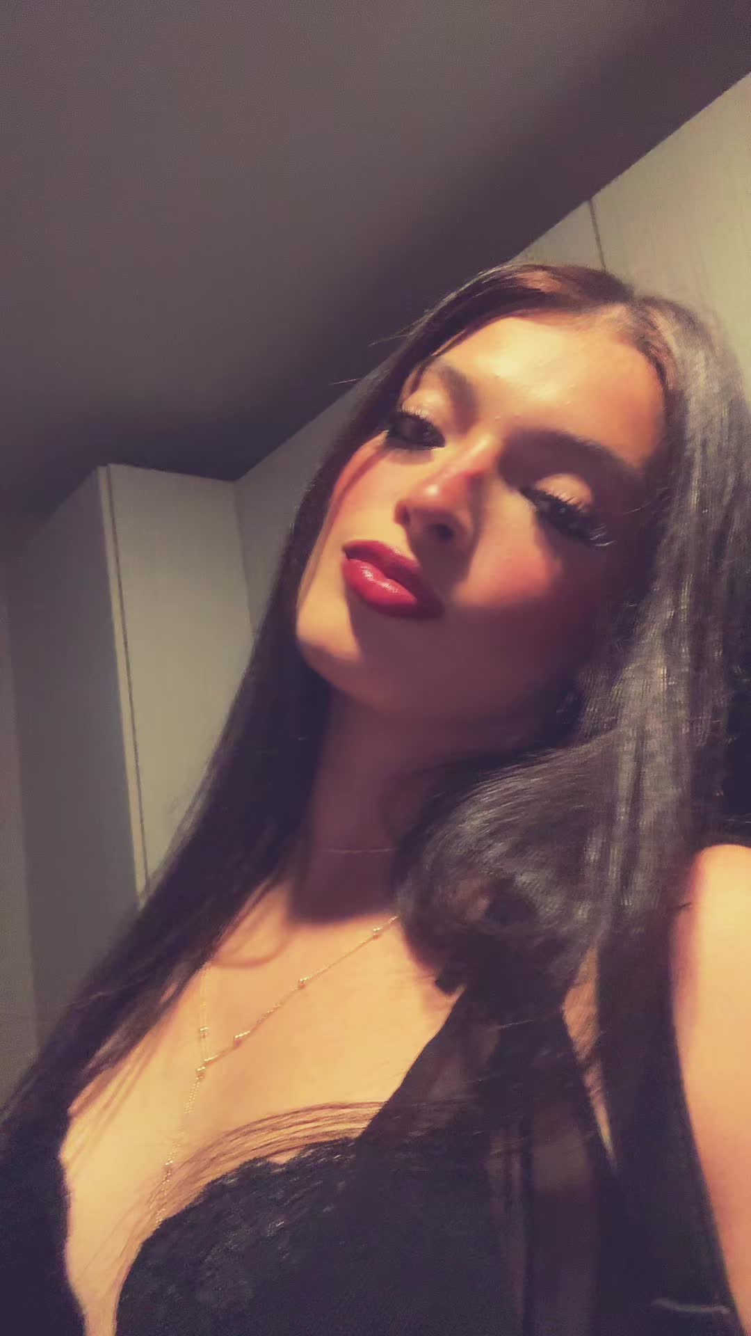 @_valeria_franco_