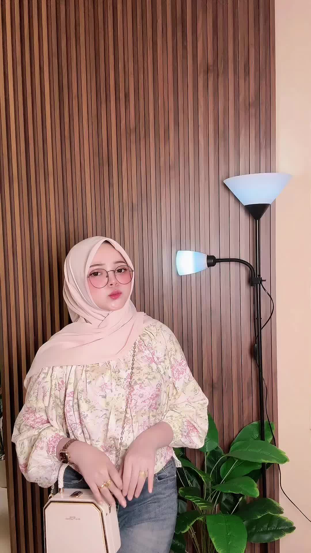 @cutkina_