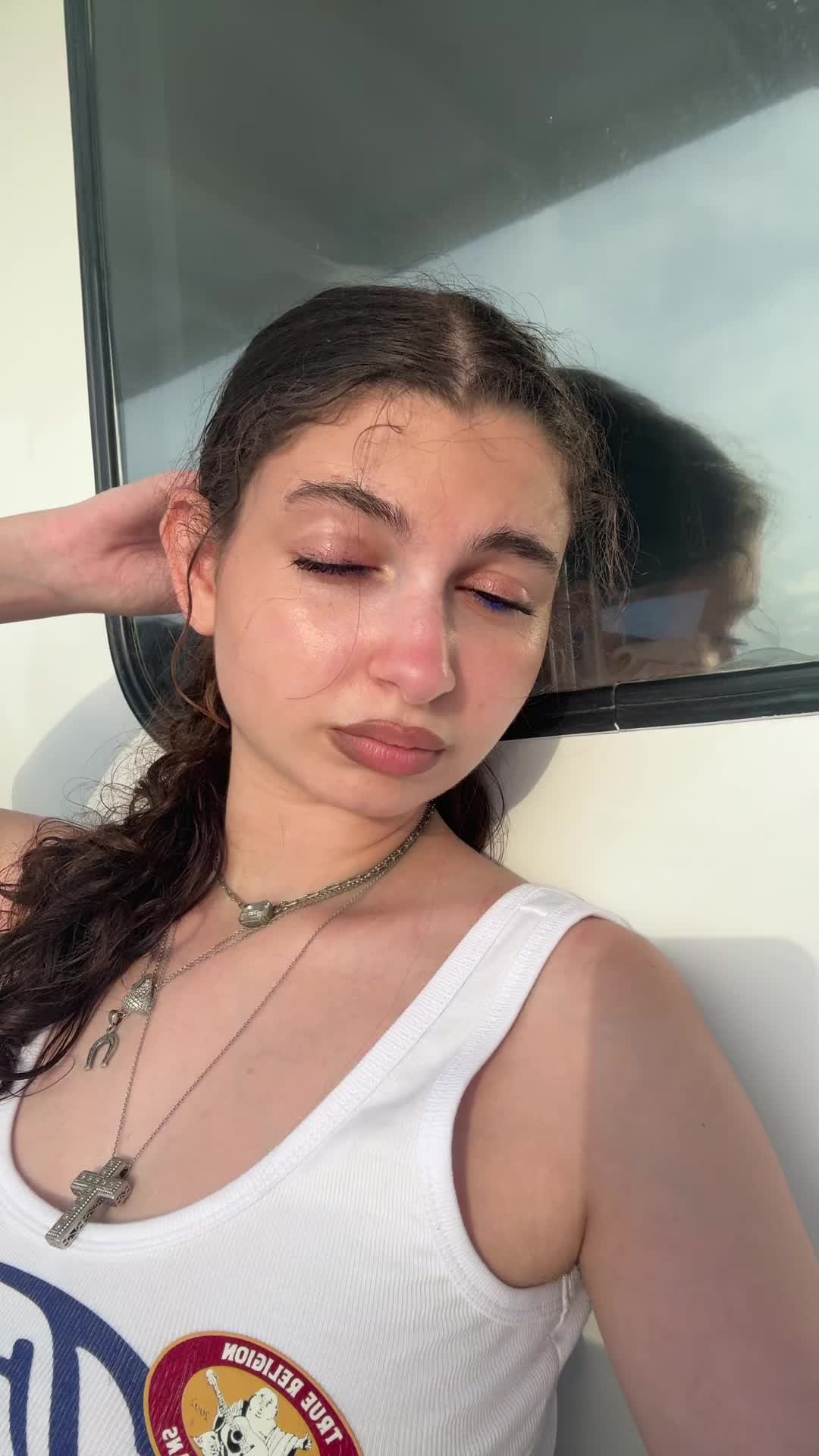 @,