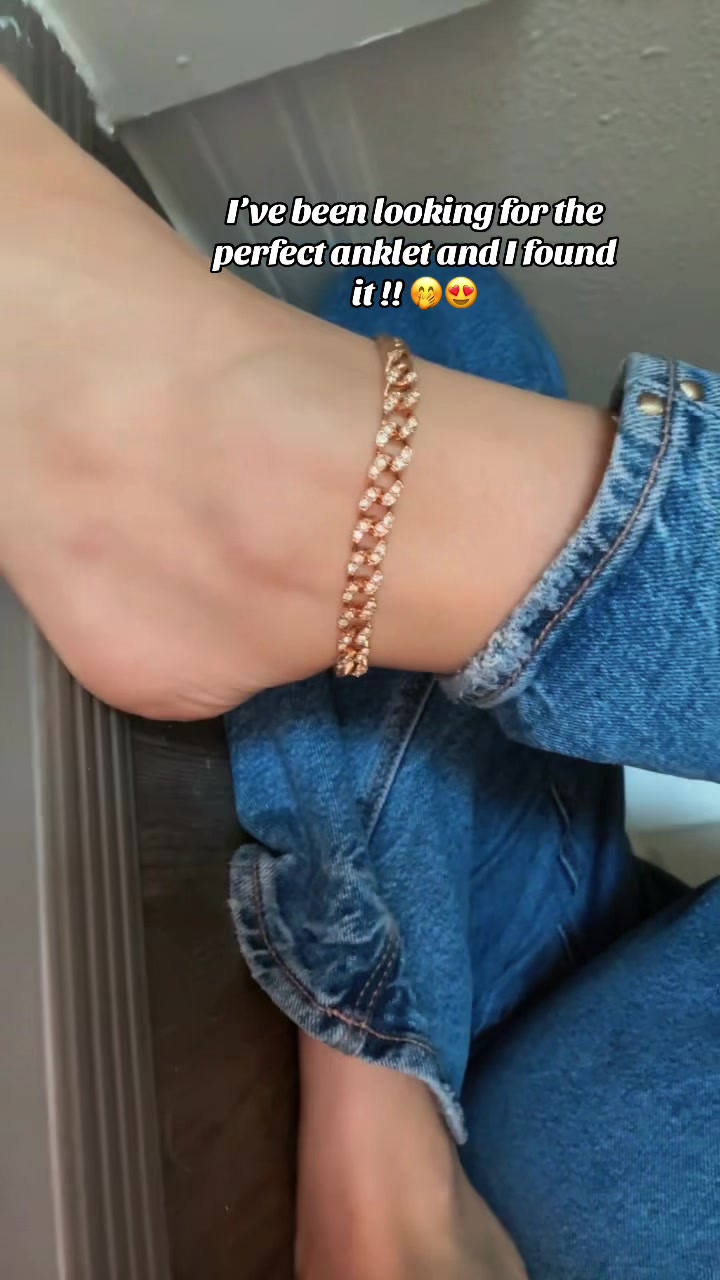 @lindseycannistra