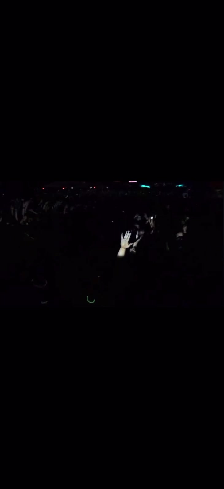 @peaking_out