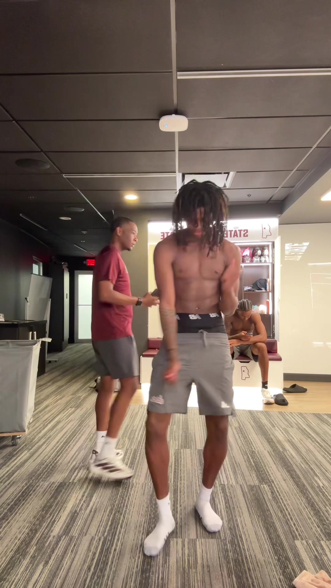 @6’6 character 🕴️
