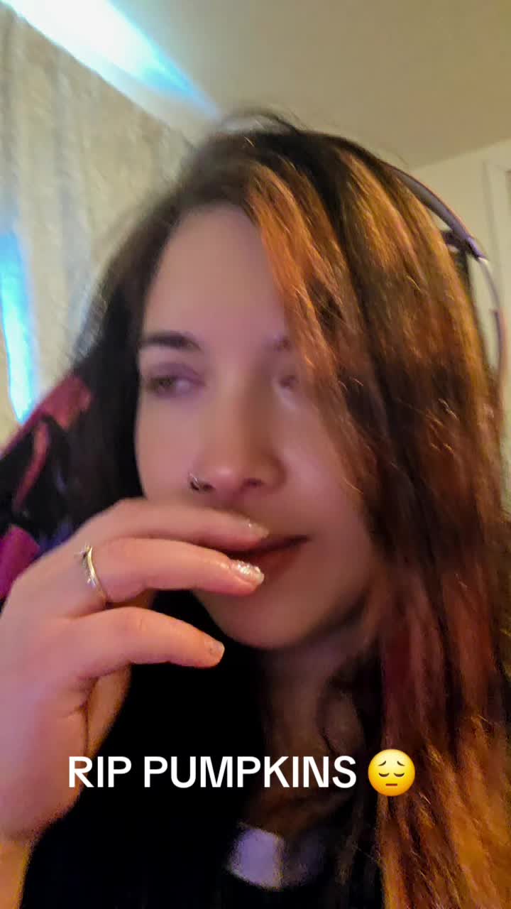 @Via👻👾🎮