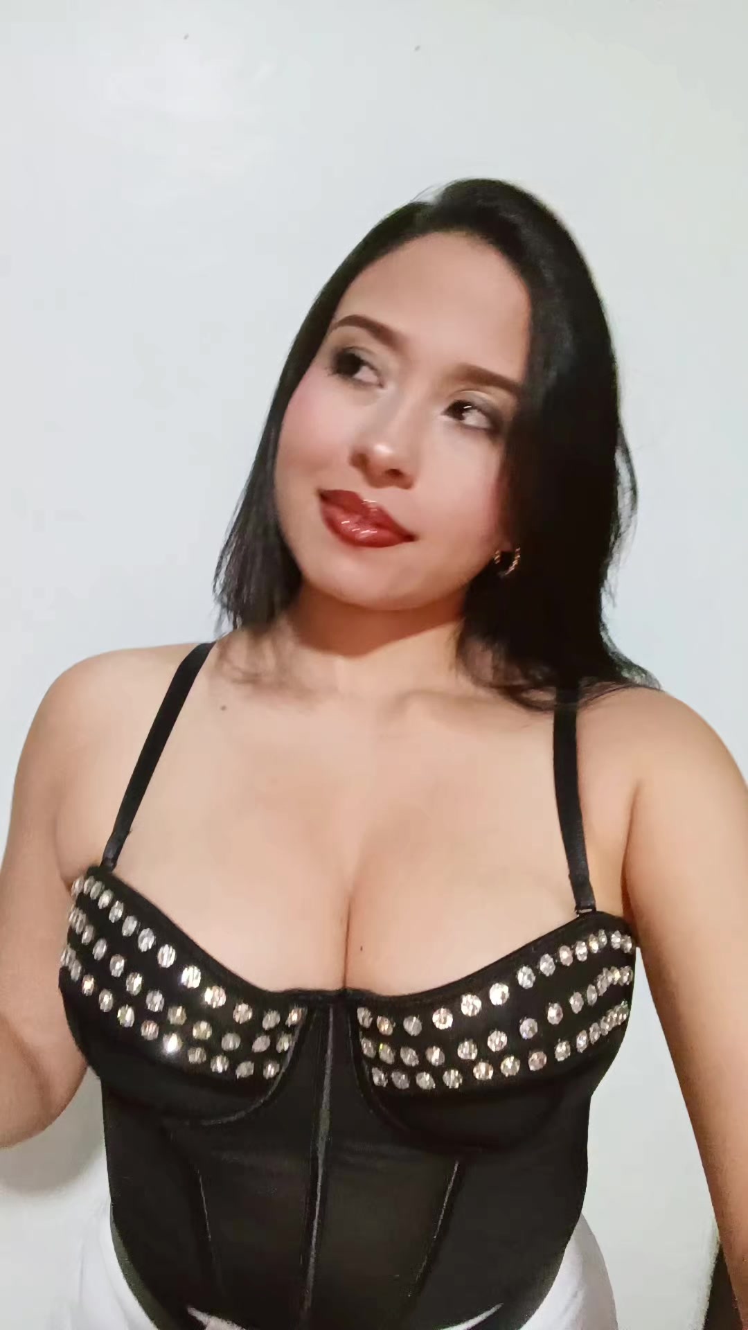 @Leonela Viloria👑