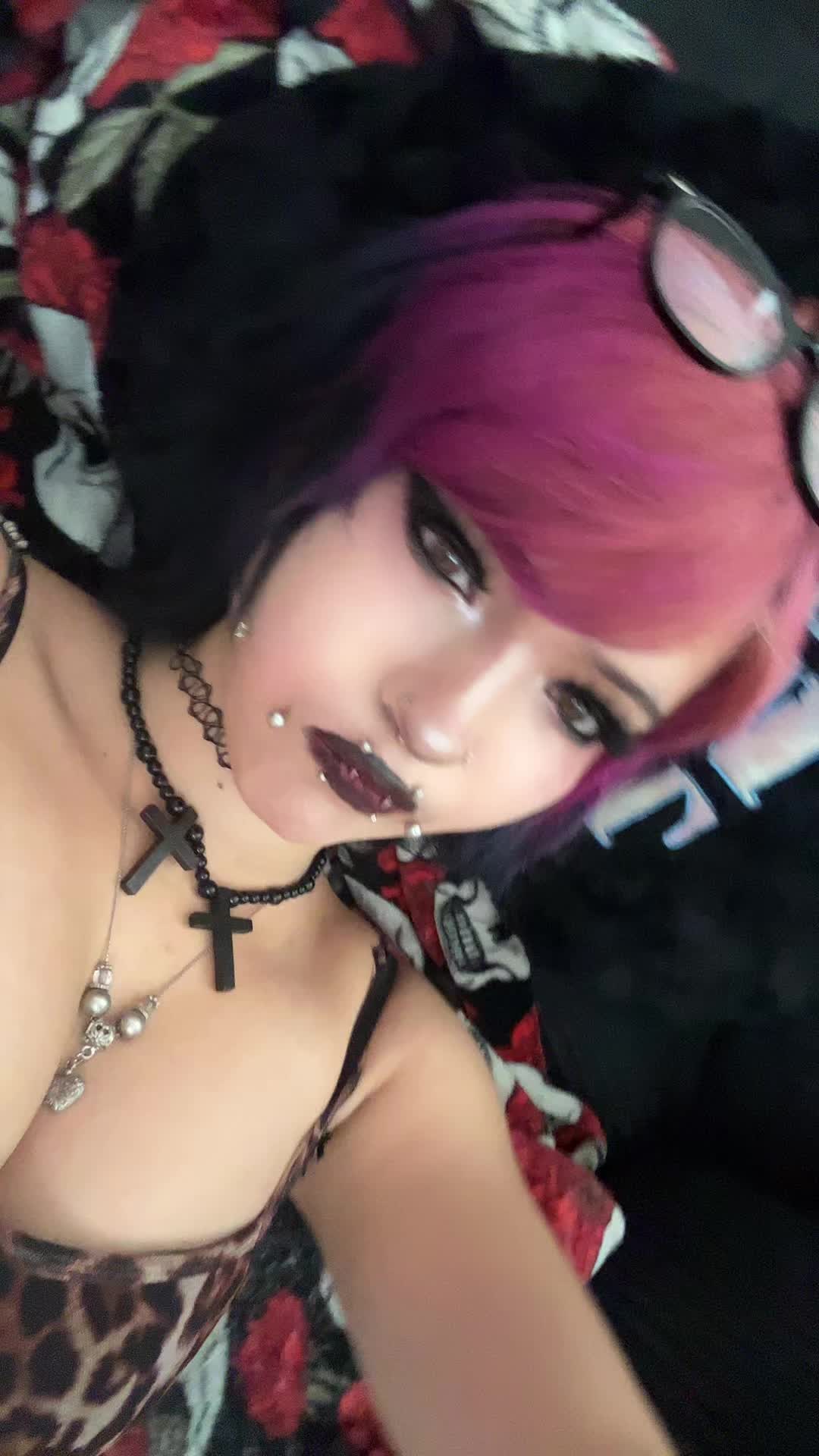 @twinkletoez28