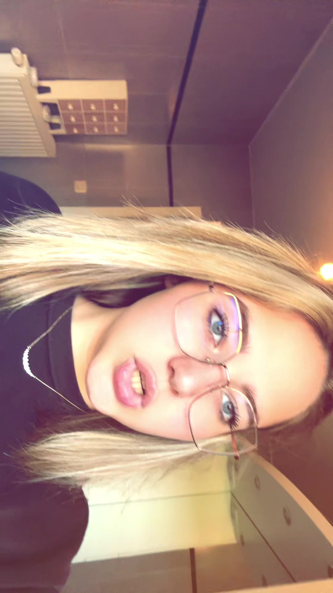 @😱