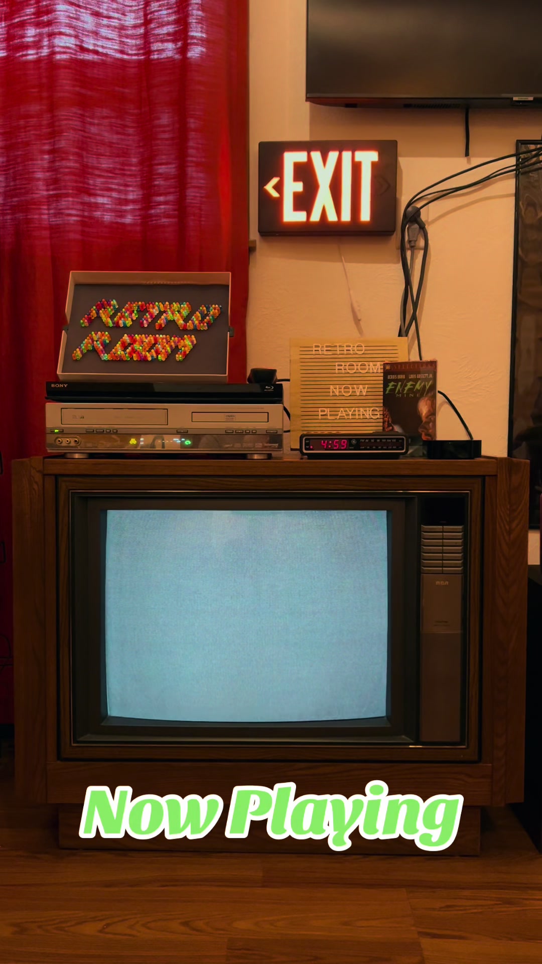 @Retro Room