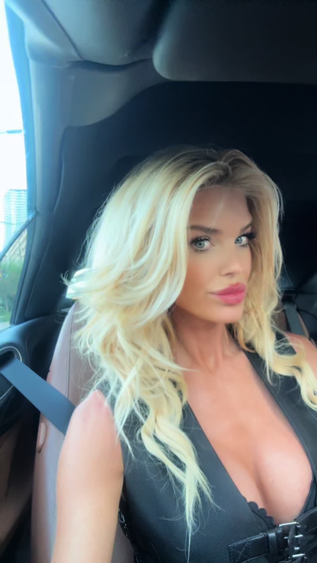 @Victoria Silvstedt