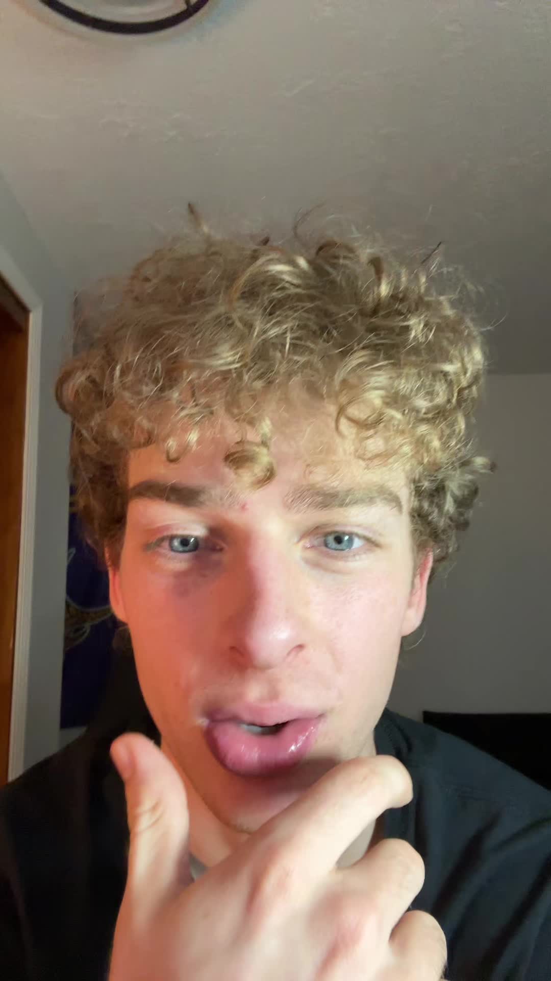 @kinyoihe