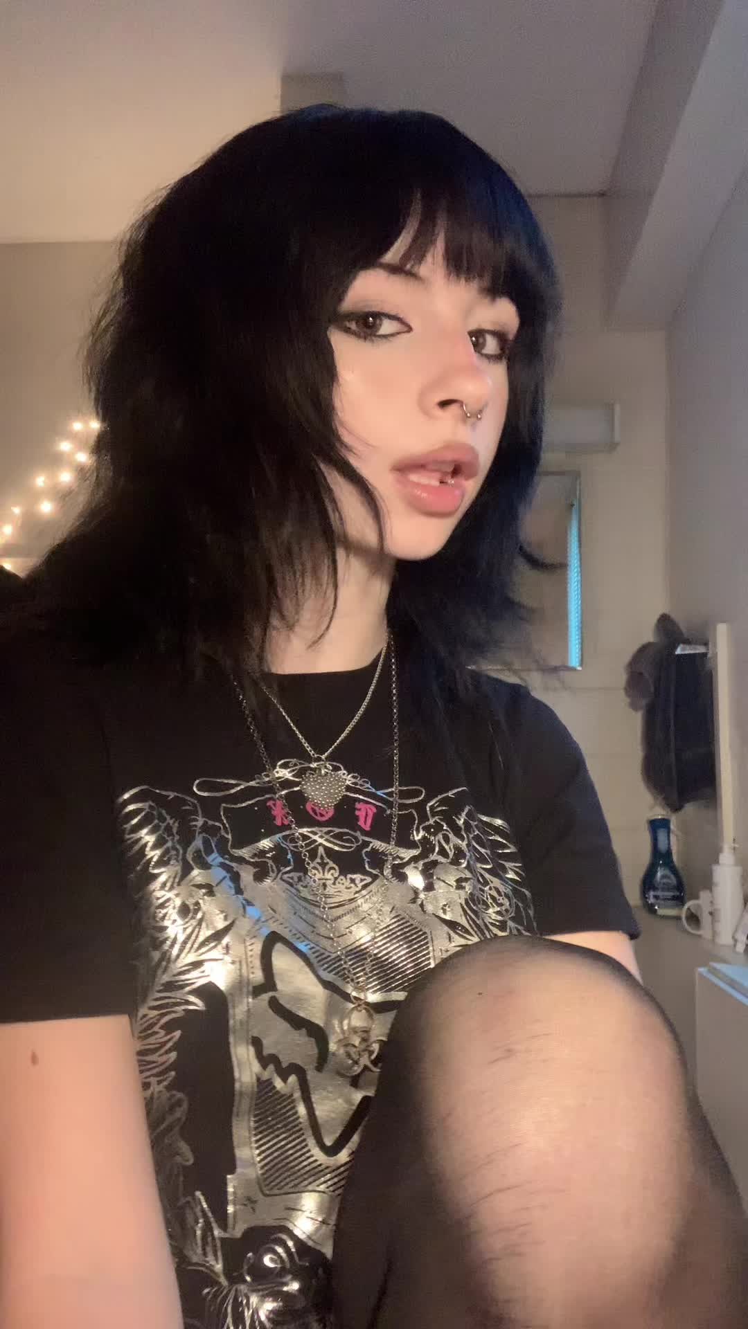 @₍^. ‸ .^₎⟆