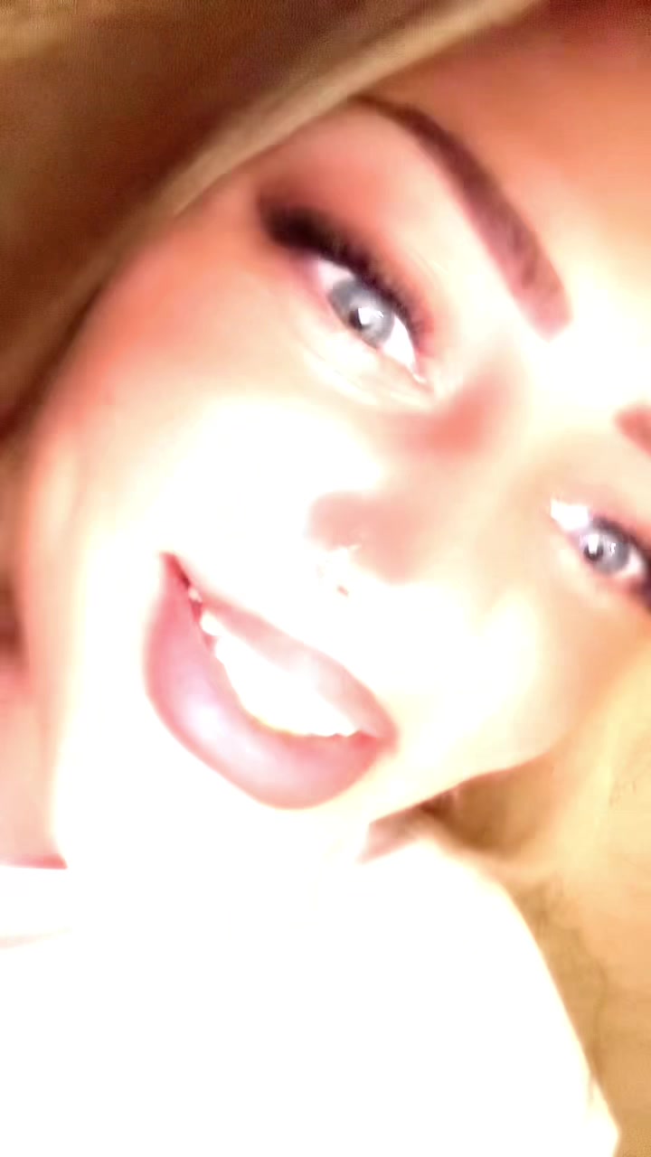 @Lisa_