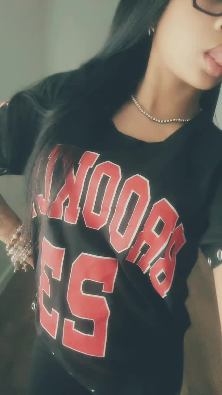 @_ms.h0lly_wood