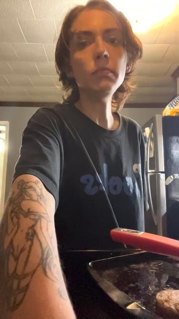 @SxyLzrd