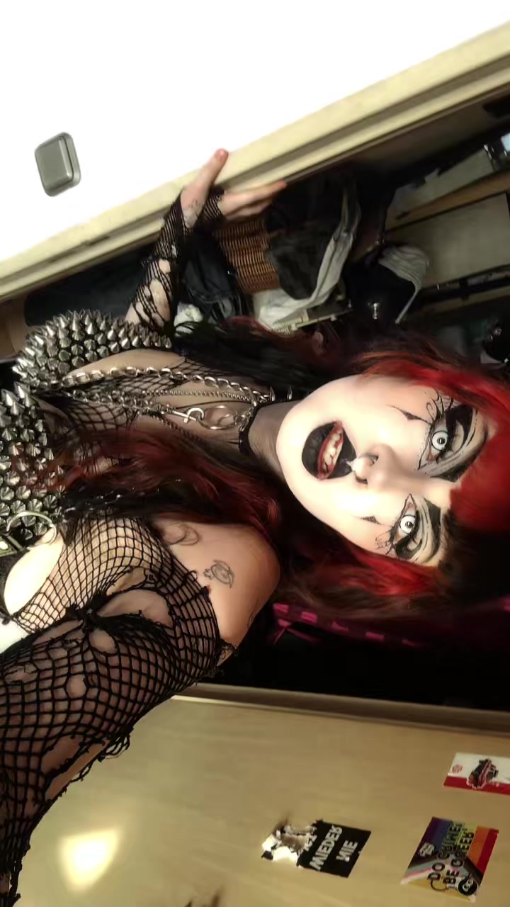 @Vampia🖤