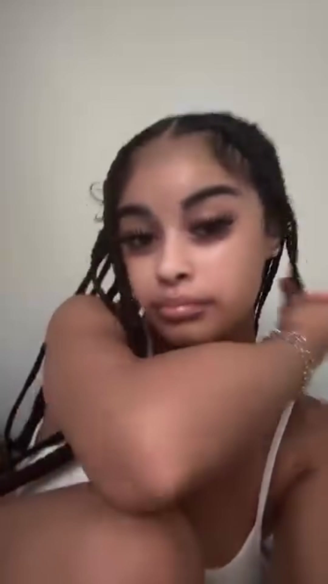 @5’0 big bootyy huzz