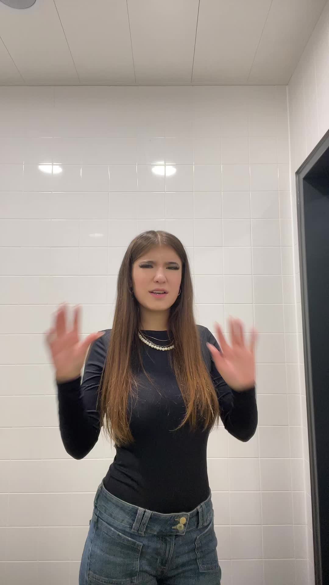 @julia_gsn17