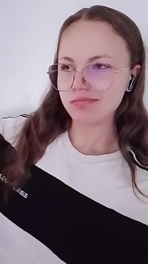 @𝔼𝕤𝕥𝕖𝕝𝕝𝕖 💜