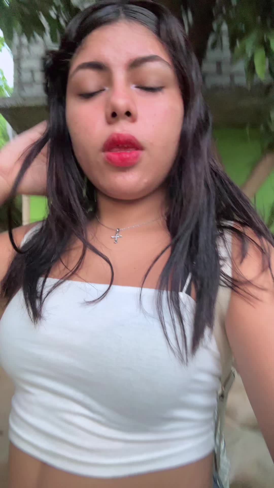 @roussanchez22