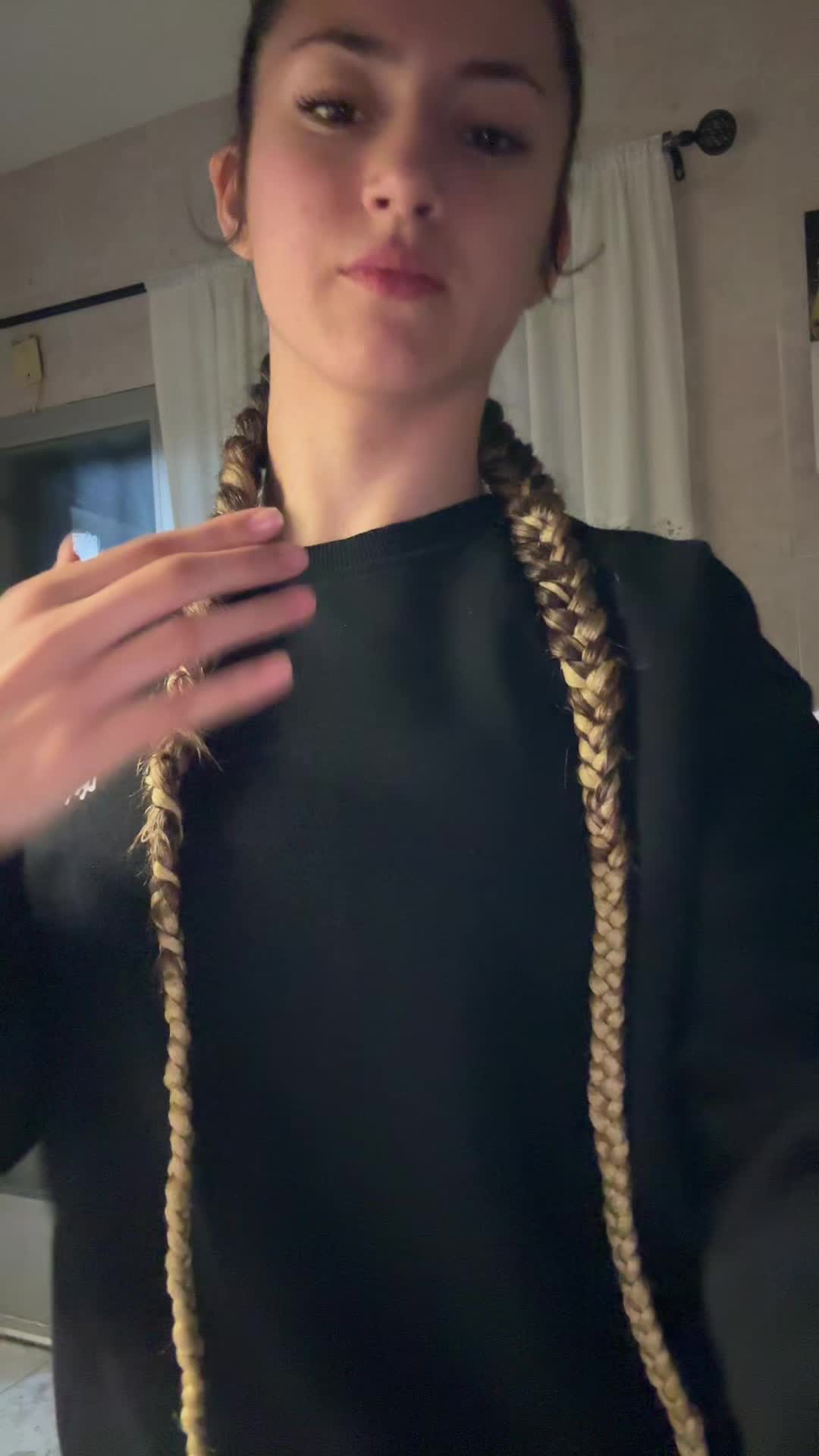 @🦦