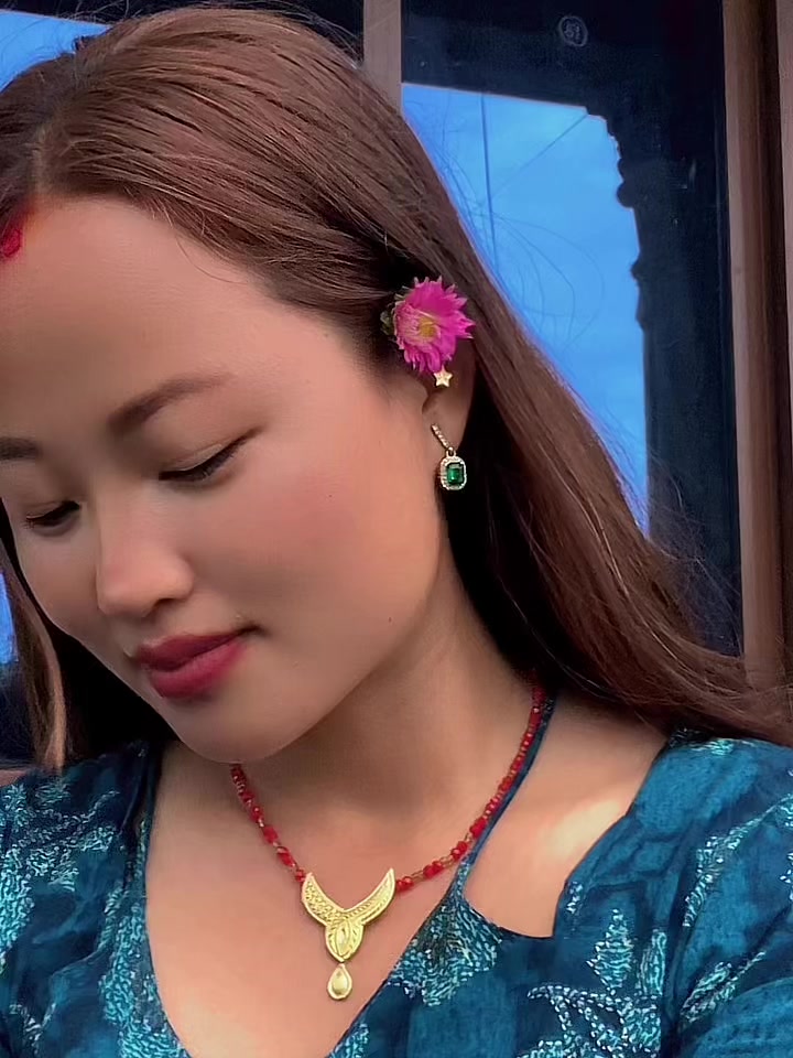 @𝐁...