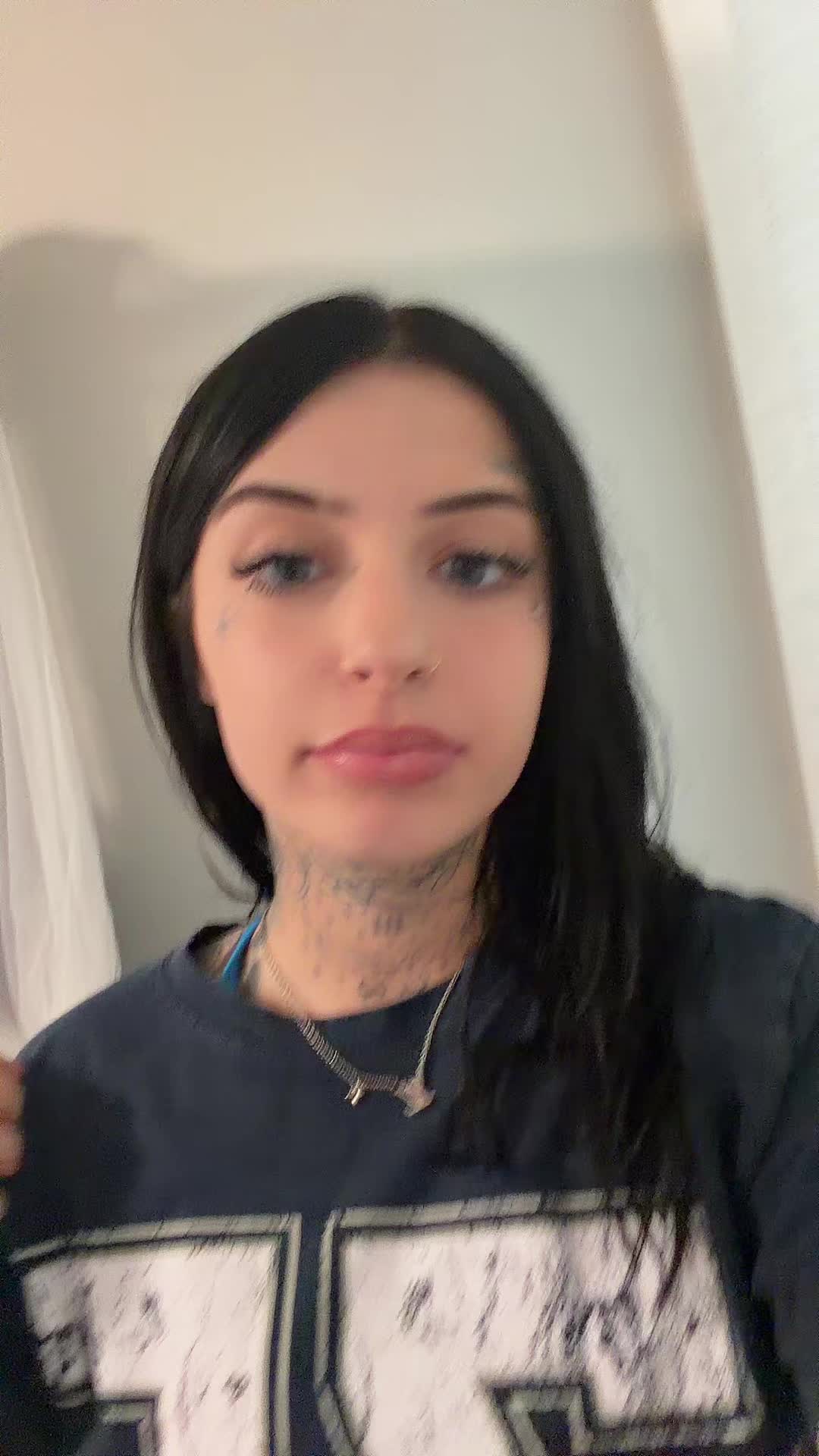 @Lilyrrrose