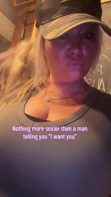 @HotMessMissRiss🩷