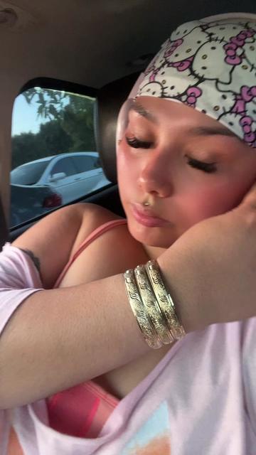 @neliiirose