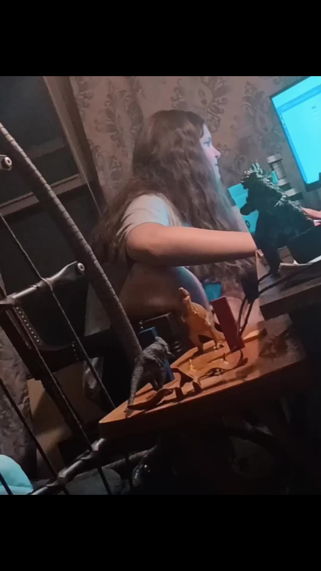 @MamaMantis82'