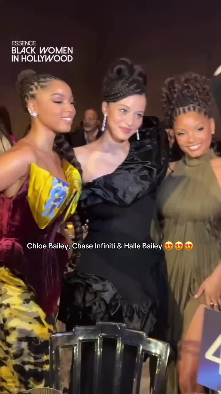 @The Chl&ouml;e x Halle Room