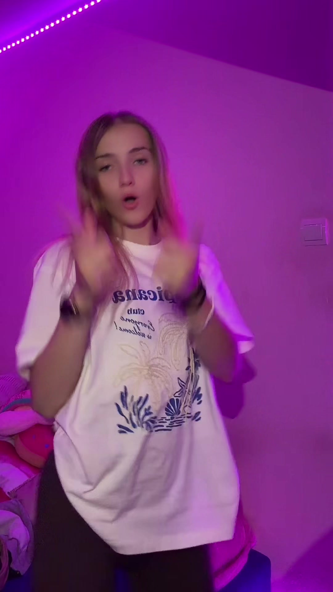 @Asiunia