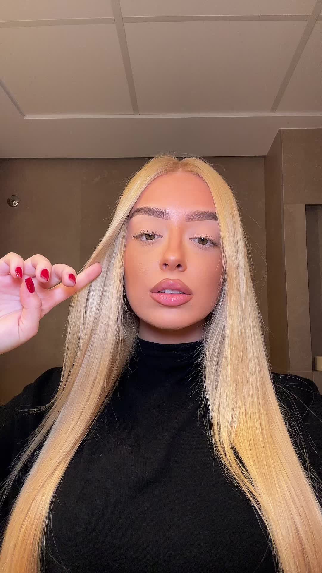 @Carolmtnz_